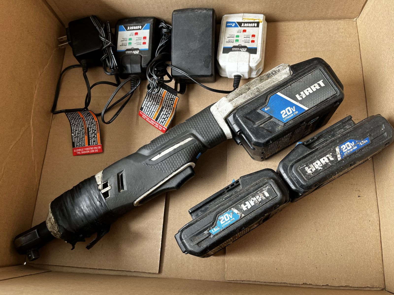 Hart 3/8 20v ratchet 3 batteries , 2 chargers