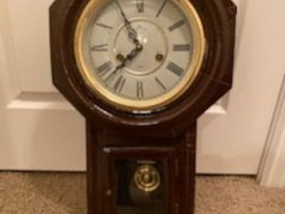 Beautiful decorative wall clock (antique style),