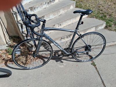 2013/2014 Raleigh Revenio Road Bike. Basically Brand New. Great starter Bike.