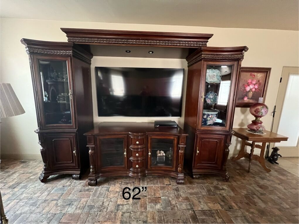 Villa Veneto Entertainment Center