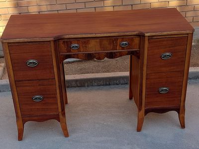 Antique Mahogany Desk 5 Drawer