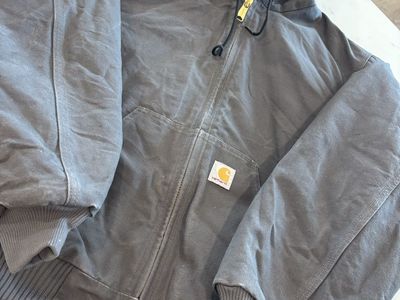 Carhartt in color Gravel - Size Medium