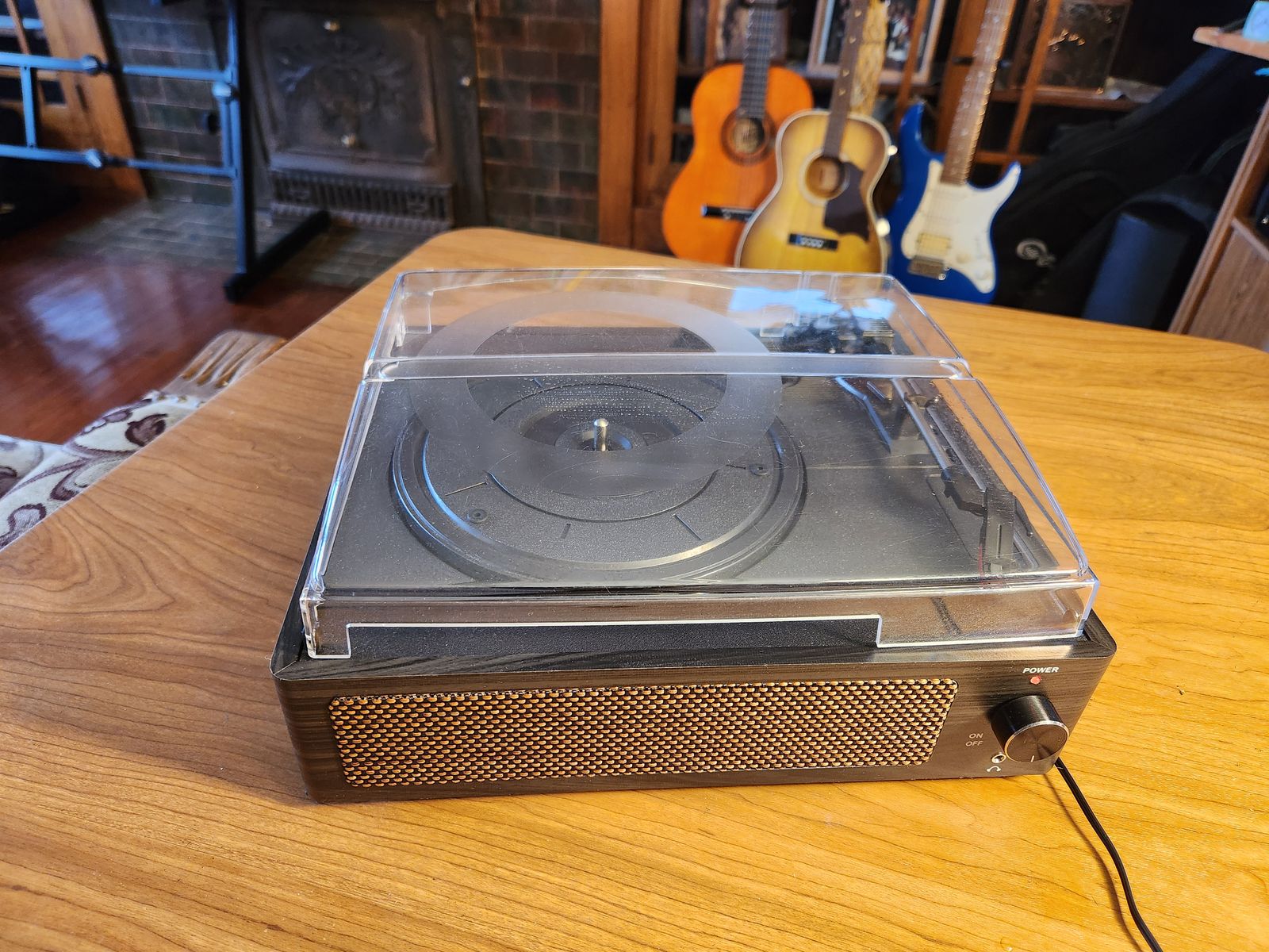Nice turntable with built in speakers or RCA jacks so it can be plugged in to a receiver.