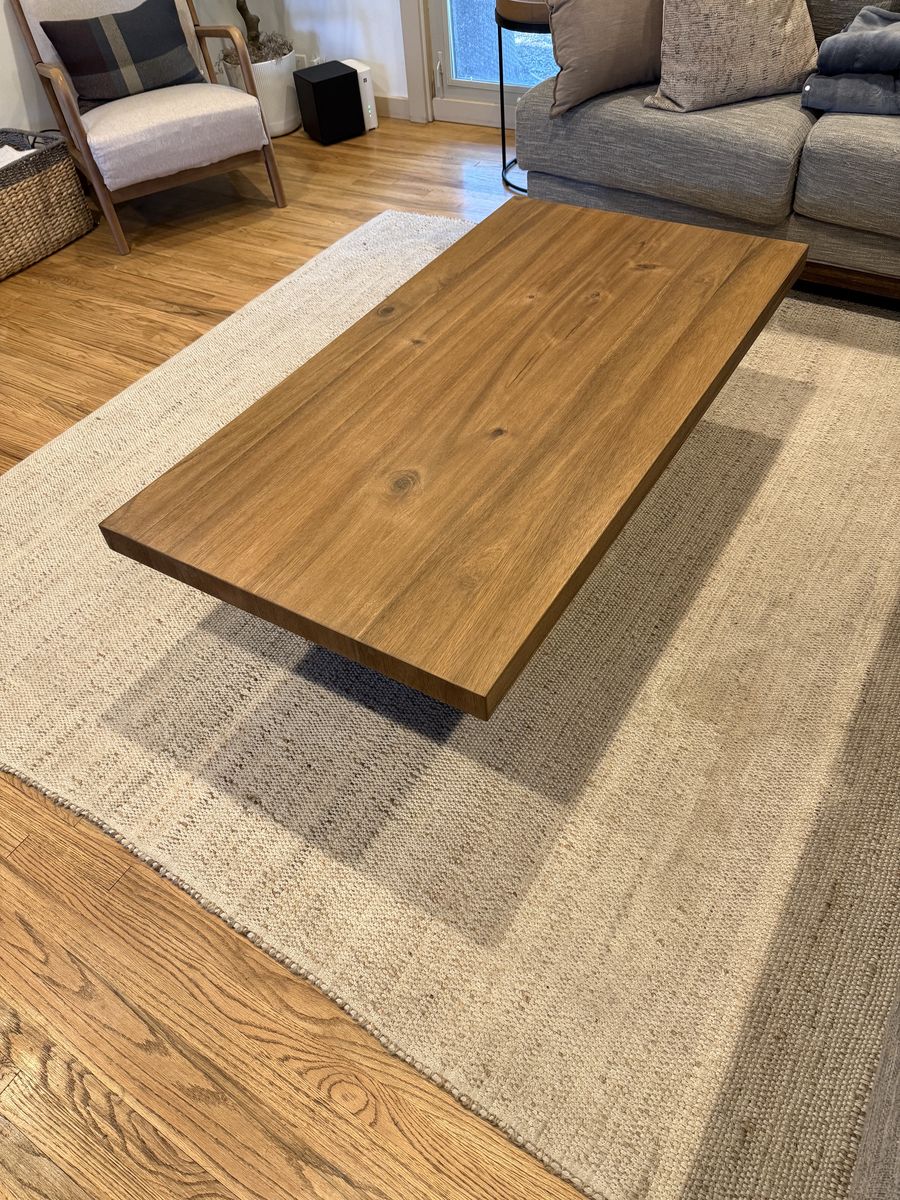 Modern Wood Coffee Table – Excellent Condition