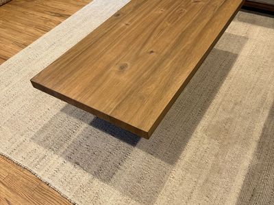 Modern Wood Coffee Table – Excellent Condition