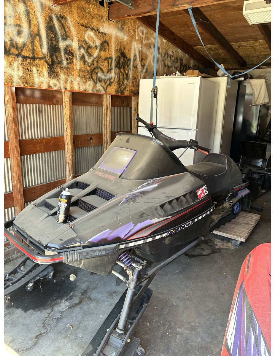 1995 Polaris Indy XLT 600 Snowmobile