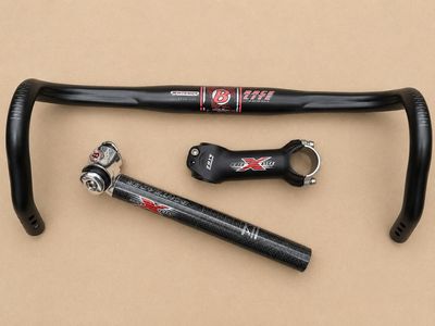 Bontrager Race Lite Road Bike Cockpit – Carbon Seatpost + 42cm Bars + 110mm Stem