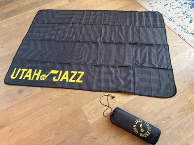 Utah Jazz Issued Beach / Outdoor / Picnic Blanket (79" x 55" lightweight) - NEW