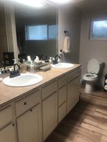 (Female) Room for rent