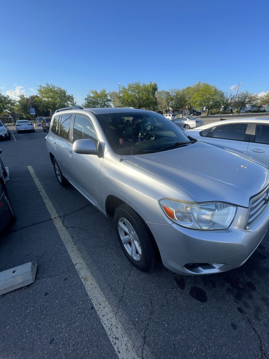 2008 TOYOTA HIGHLANDER Base