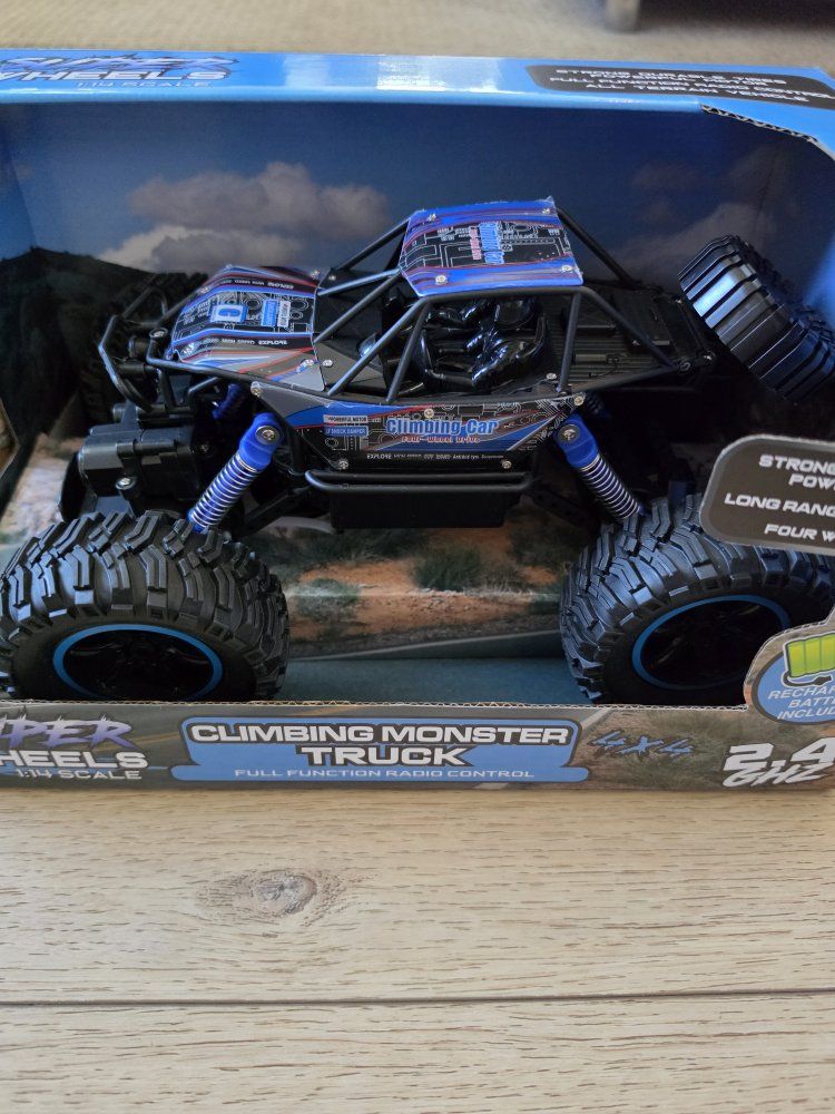 Super Wheels 1:14 Scale Climbing Monster Truck 4x4 Full Function Radio Control RC Car