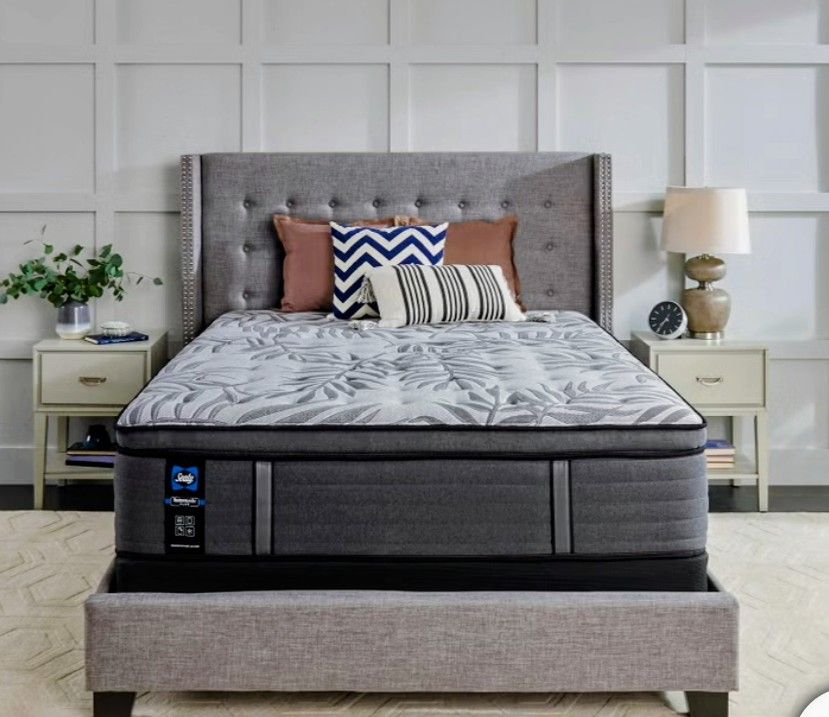 King Size Mattress - Sealy Posturepedic 14" Firm plush Mattress $300 OBO