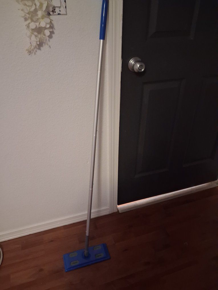 sweeper/mop
