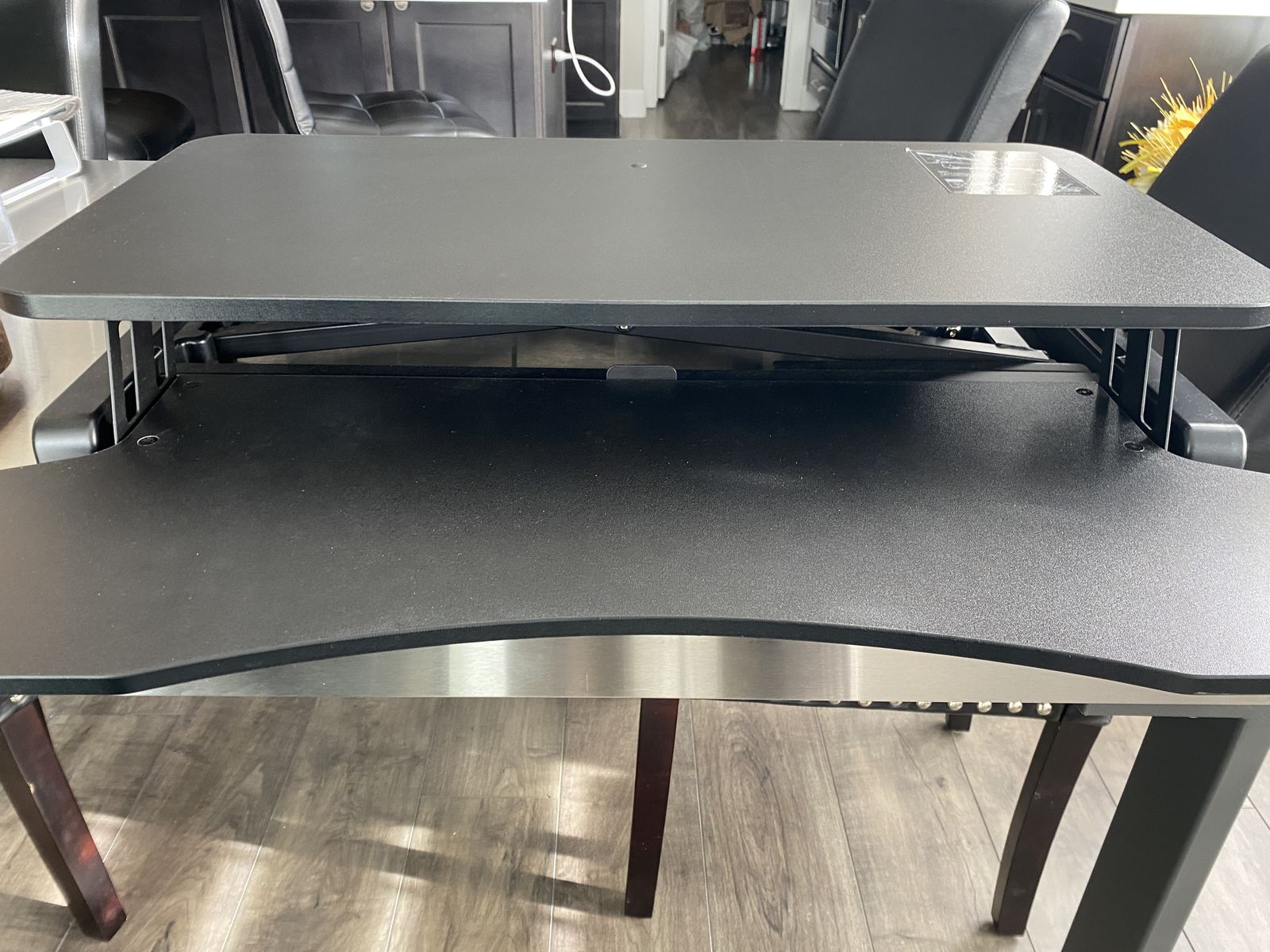 STURDY STAND/SIT DESK