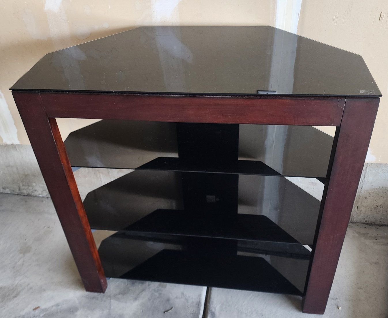 Main image 3