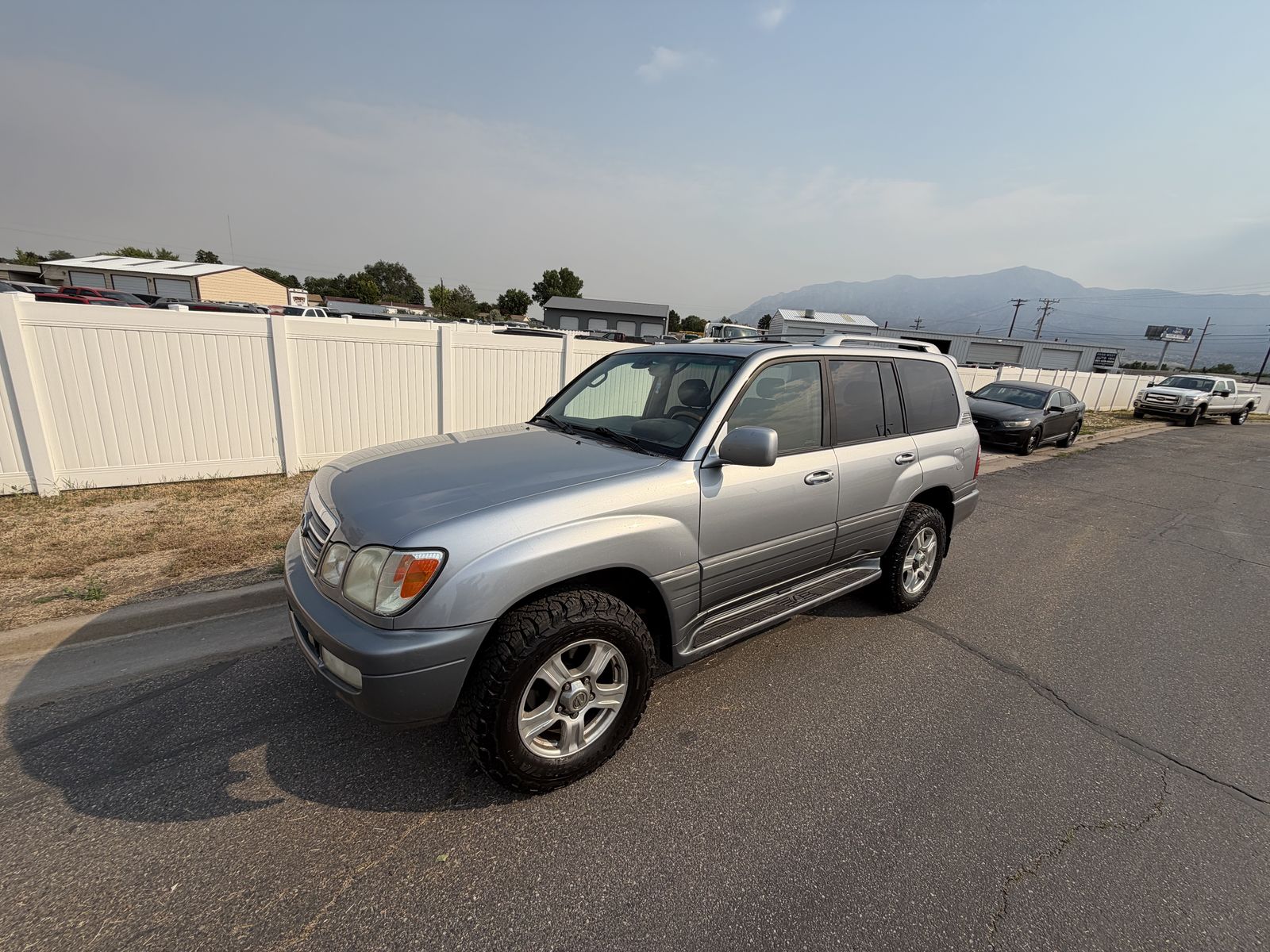 2005 Lexus LX Base