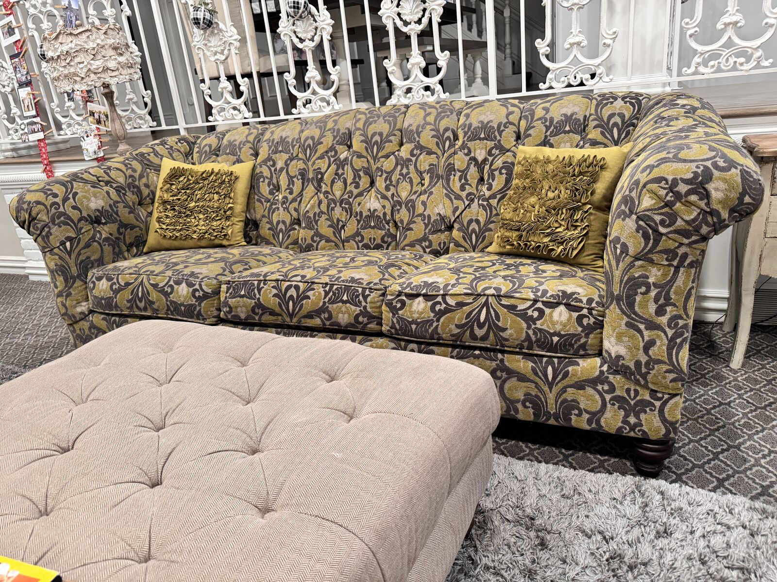 Vintage antique looking couch sofa tufted