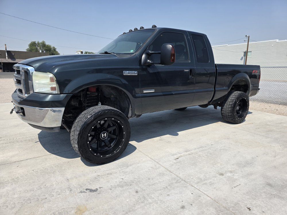 2005 Ford F-250 Lariat