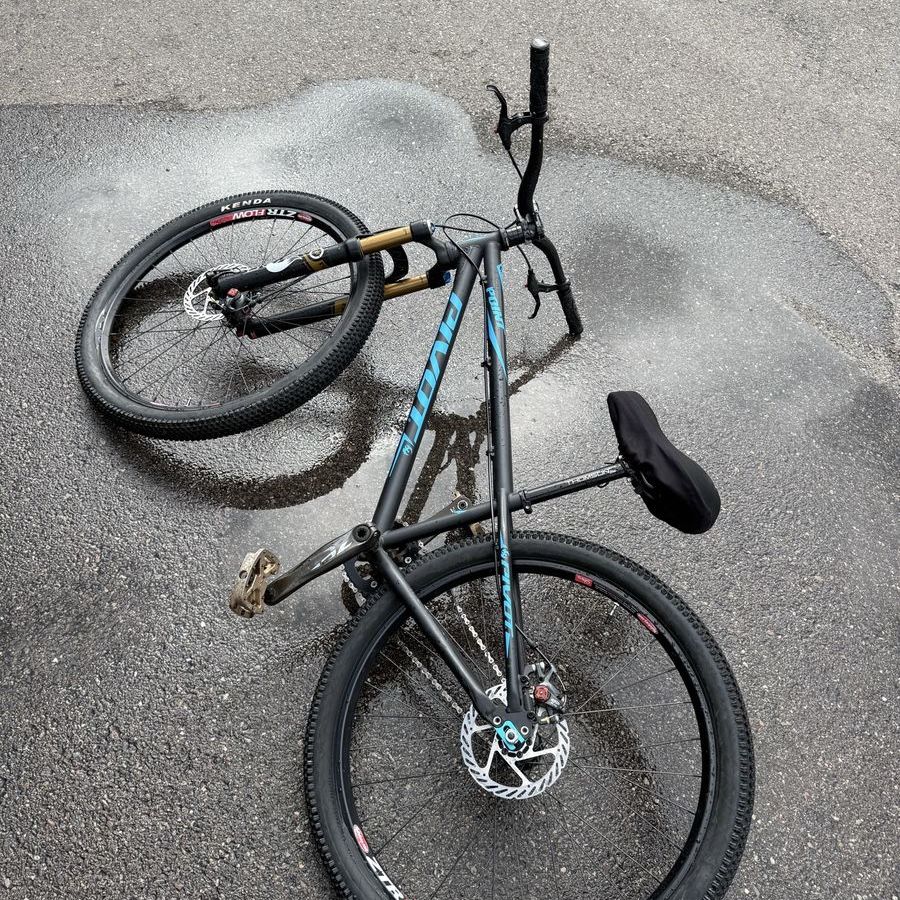 Pivot Dirt Jumper