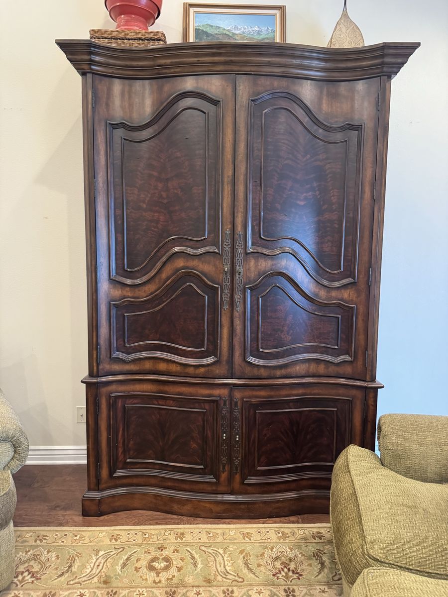 Free armoire