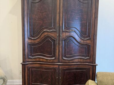 Free armoire