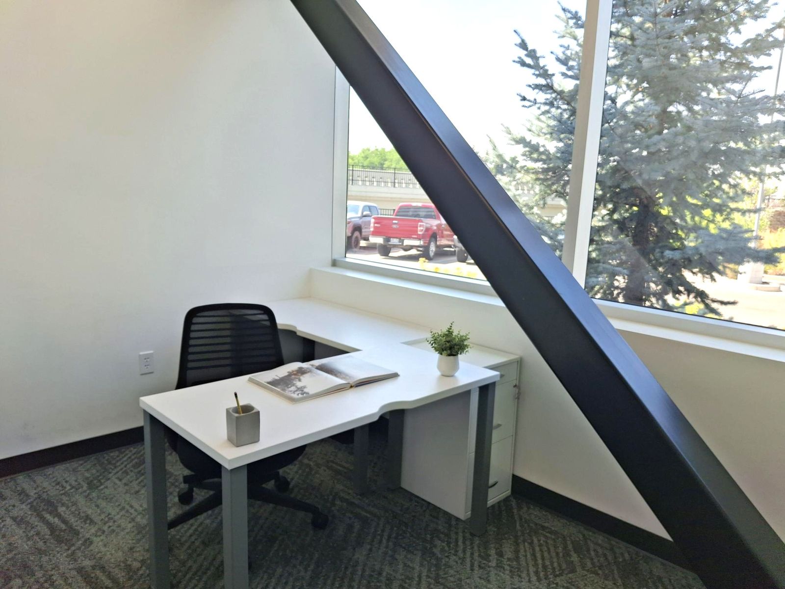 Private Day Offices Available by the Hour or Day | Logan