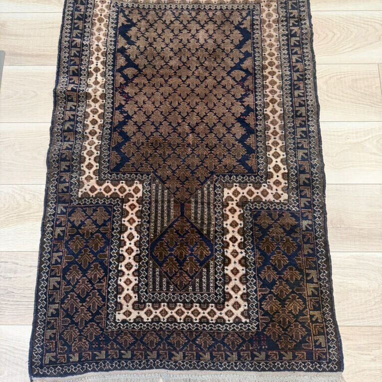 Beautiful Authenthic Handmade Persian Rug 60x38