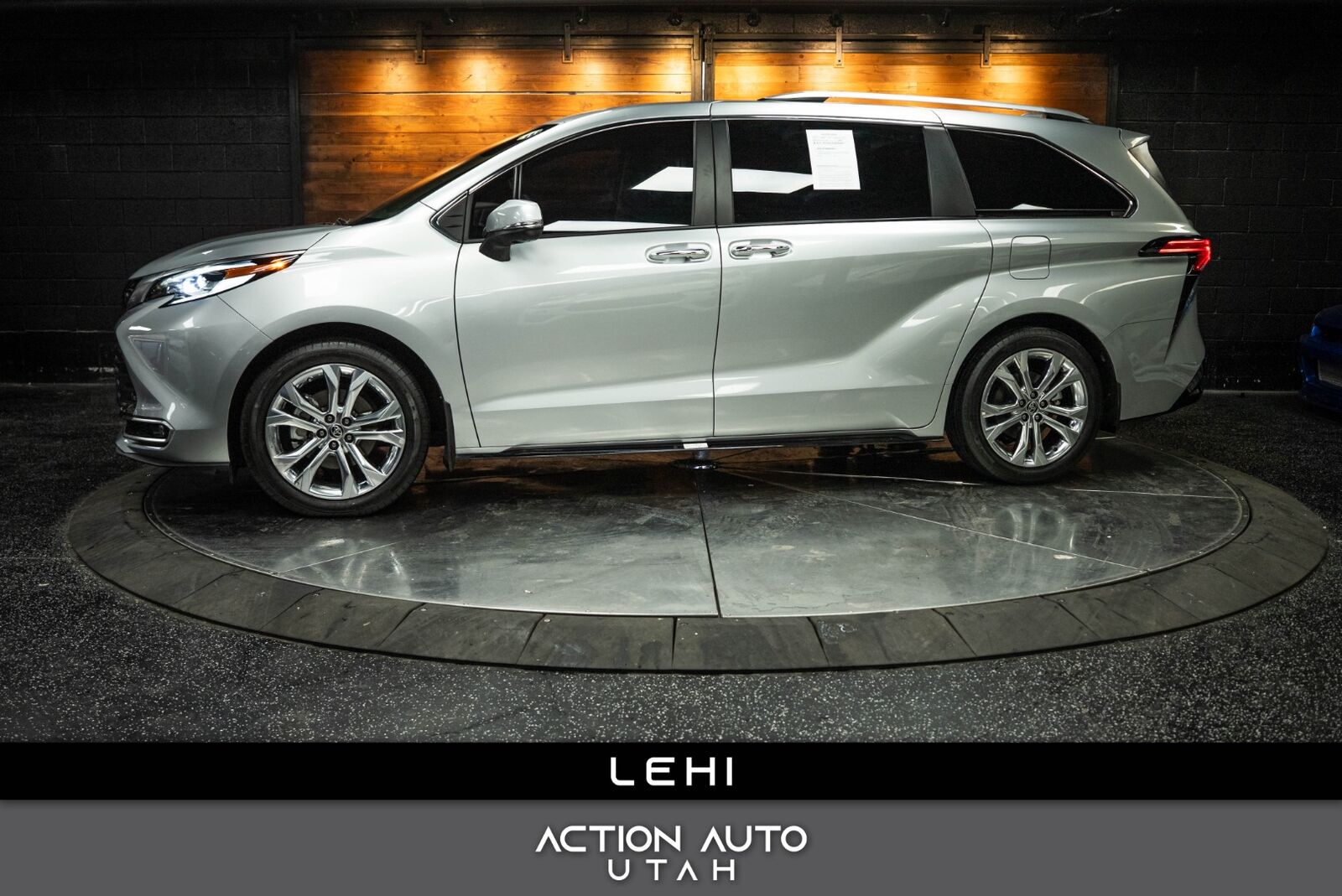 2023 TOYOTA SIENNA Platinum 7-Passenger