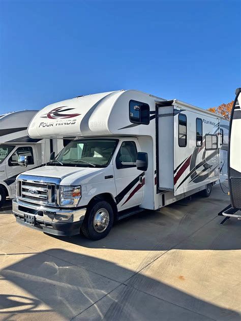2022 Thor Four Winds 28Z Class C Motorhome- LIKE NEW!!