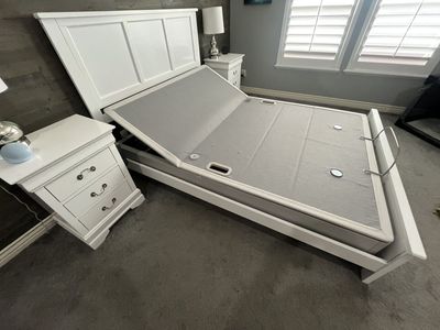 Adjustable Bed Base Queen w/mattress