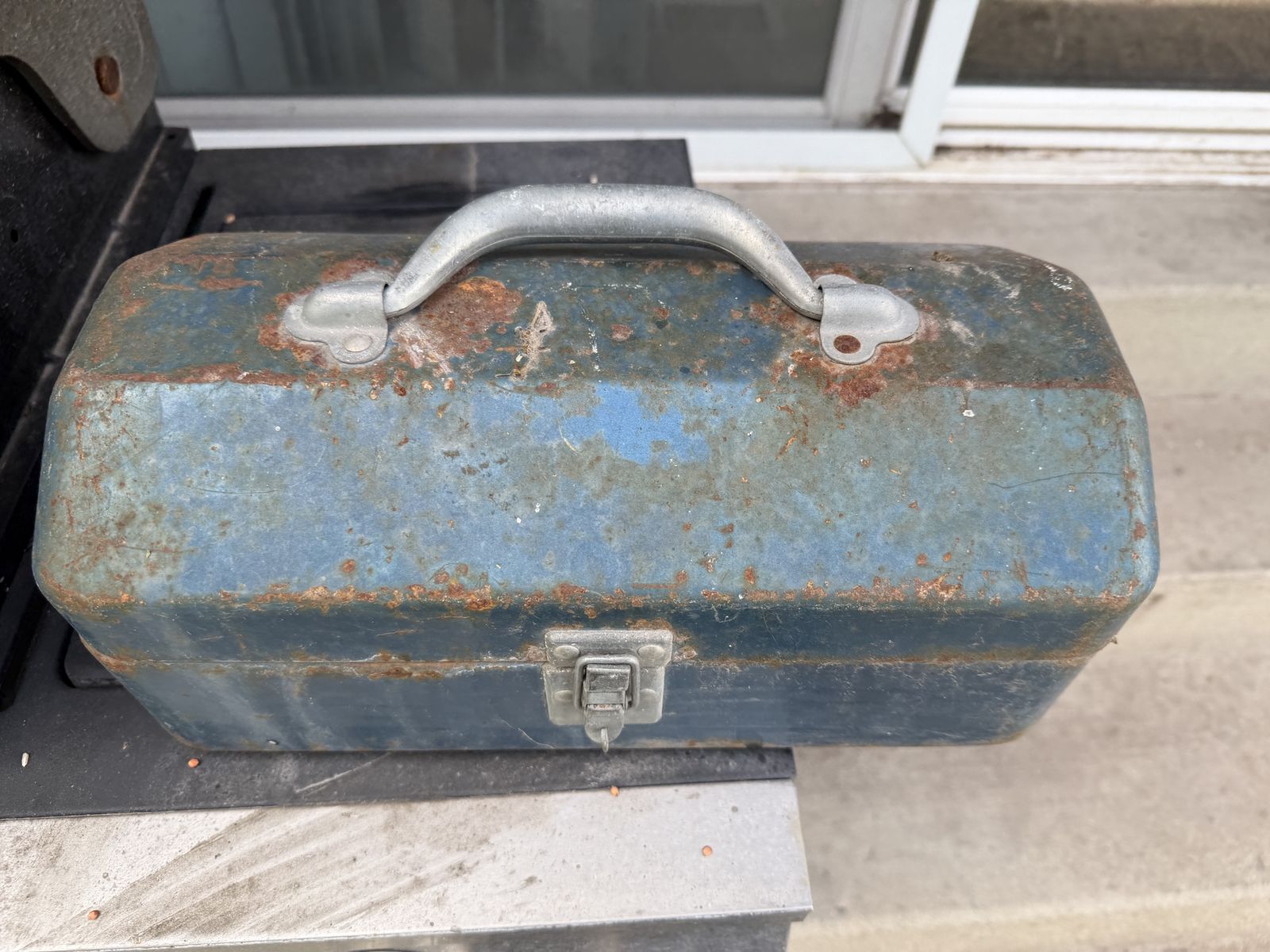 Metal toolbox