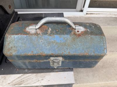 Metal toolbox