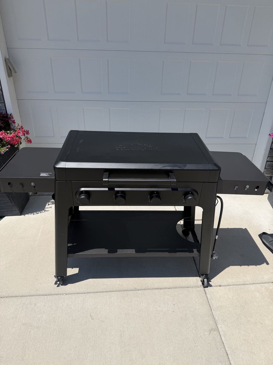 Traeger Irontop 4 Burner Griddle with Cover