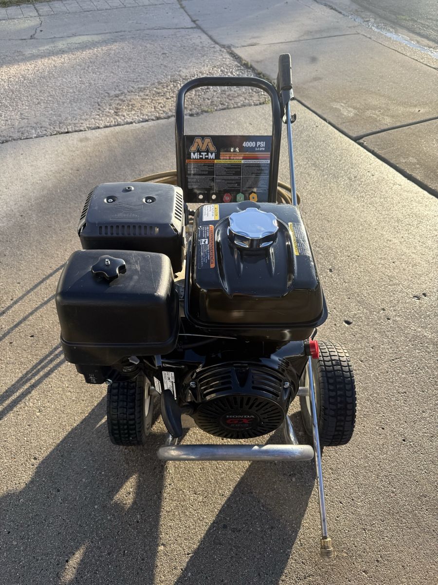 Mi-t-m pressure washer 4000psi 3.4gpm like new