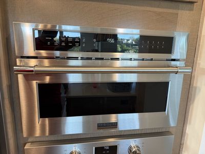 Like-New Frigidaire Professional Kitchen Suite – Premium Models (Under 1 Year Old)