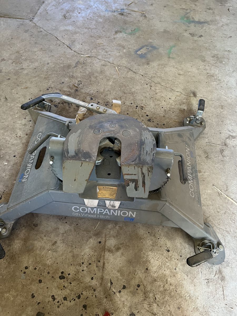 B&W 5th Wheel Hitch