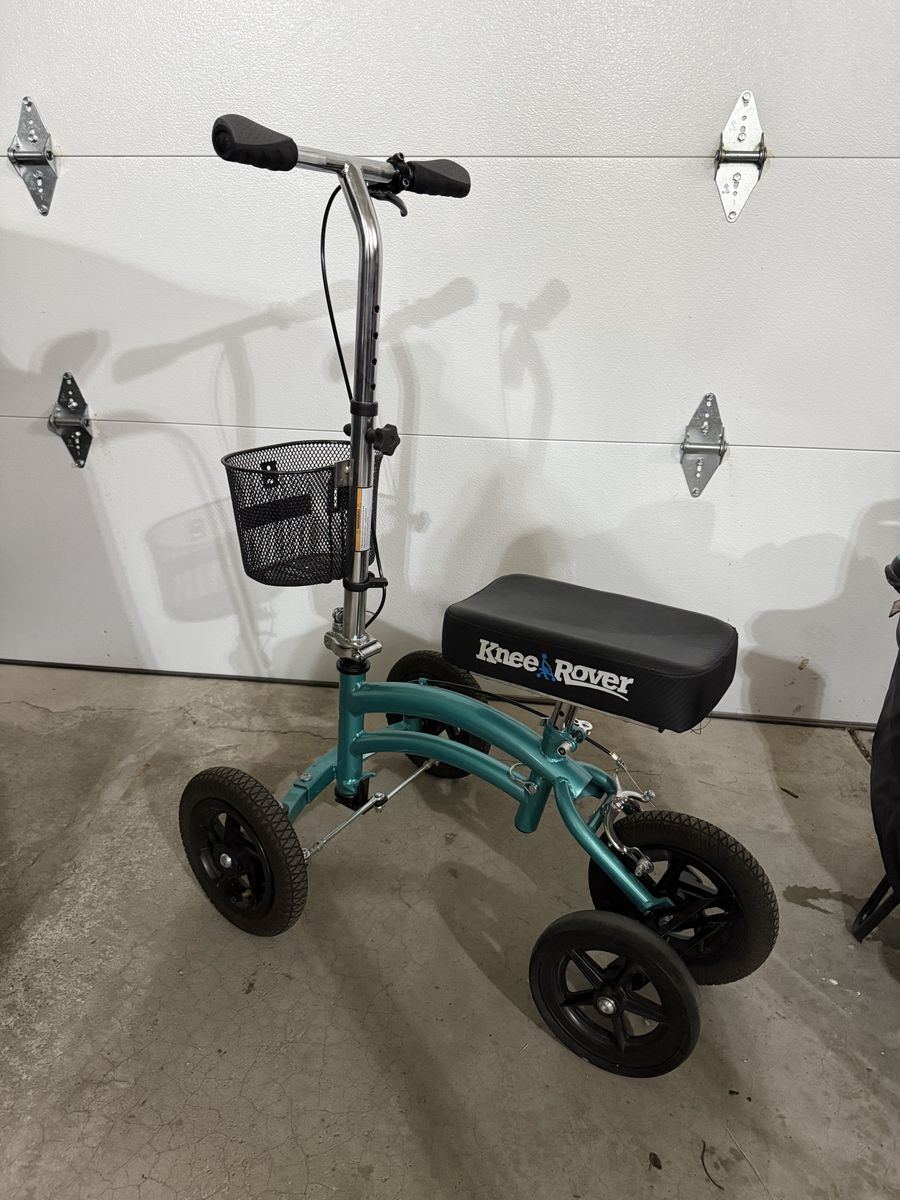 Knee scooter