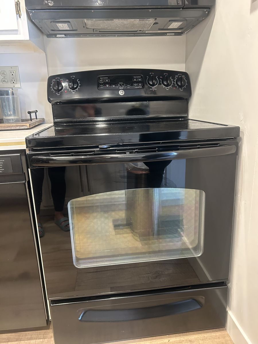 Free black range/oven in Salt Lake City