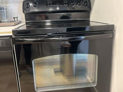 Free black range/oven in Salt Lake City