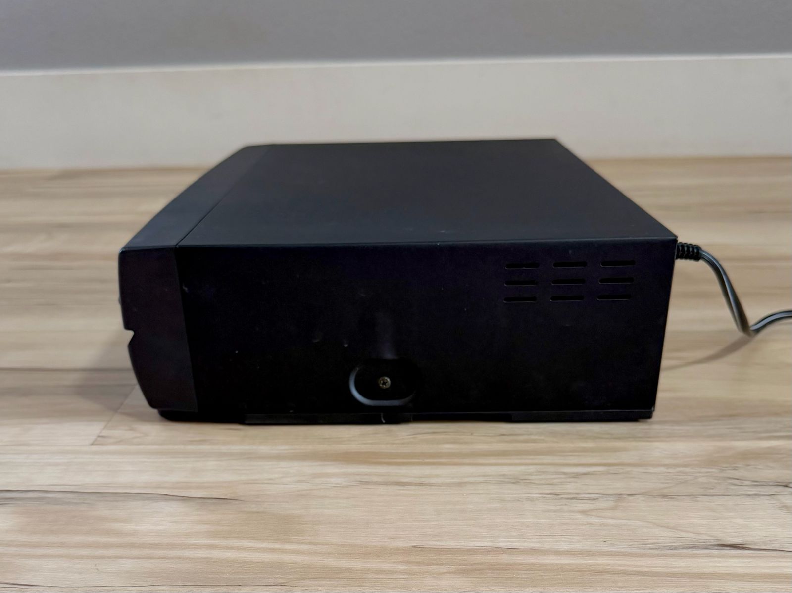 Main image 3