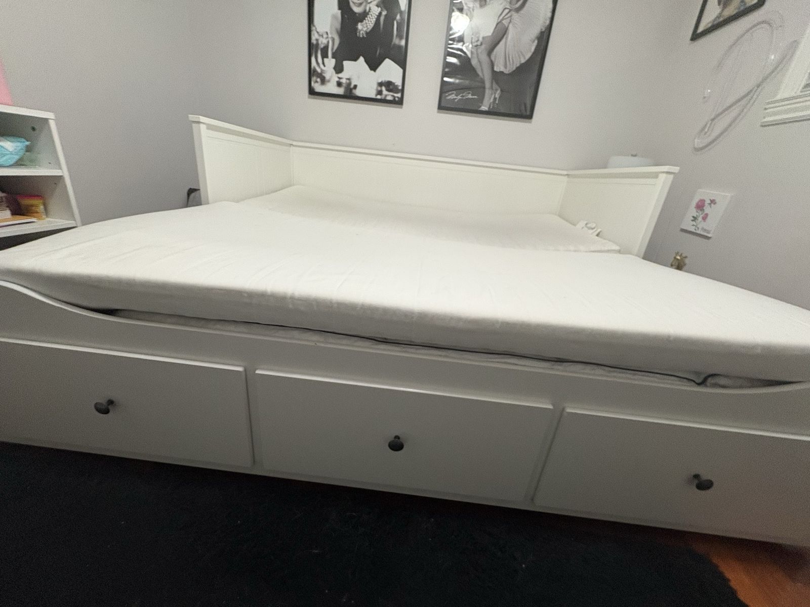 IKEA Hemnes Daybed Frame w/ 3 Drawers & 2 Mattresses - White, Twin/Queen Convertible