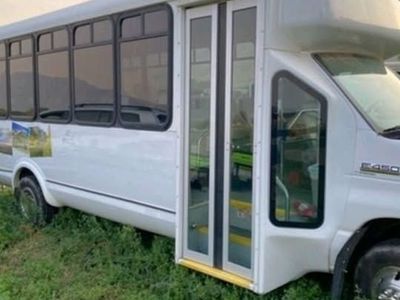 2010 Ford E-450 and Econoline 450