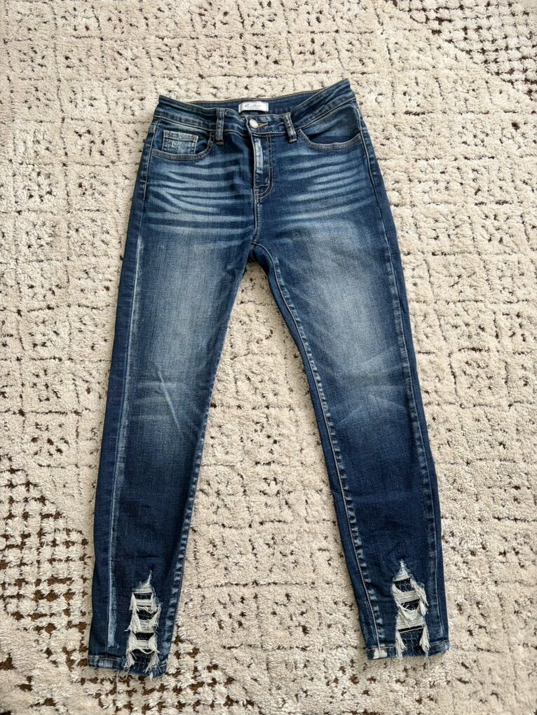 KanCan Distressed Skinny Jeans Size 27
