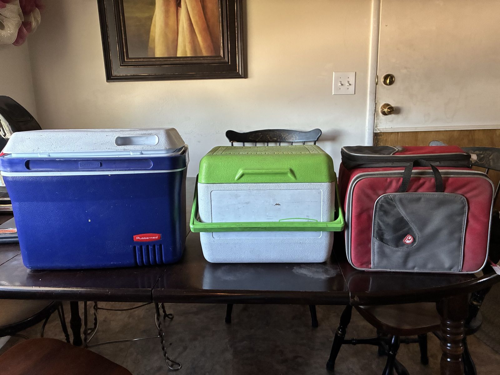 Set of three Rubbermaid and Igloo Cooler Set