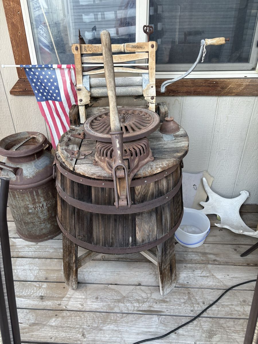 Antique Michigan Washing Machine Co. Wood Barrel Washer w/ Hand Crank Wringer - Van Camp Hardware