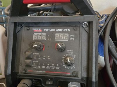 Lincoln Electric POWER MIG 211i Multi-Process Welder, MIG, Flux-Cored, Spool Gun Ready