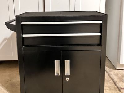 Metal toolbox