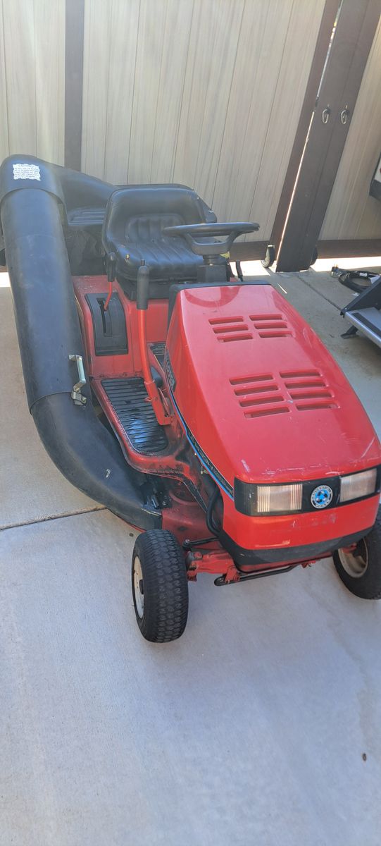 Snapper LT14OH33DBV Riding Lawn Mower/Tractor