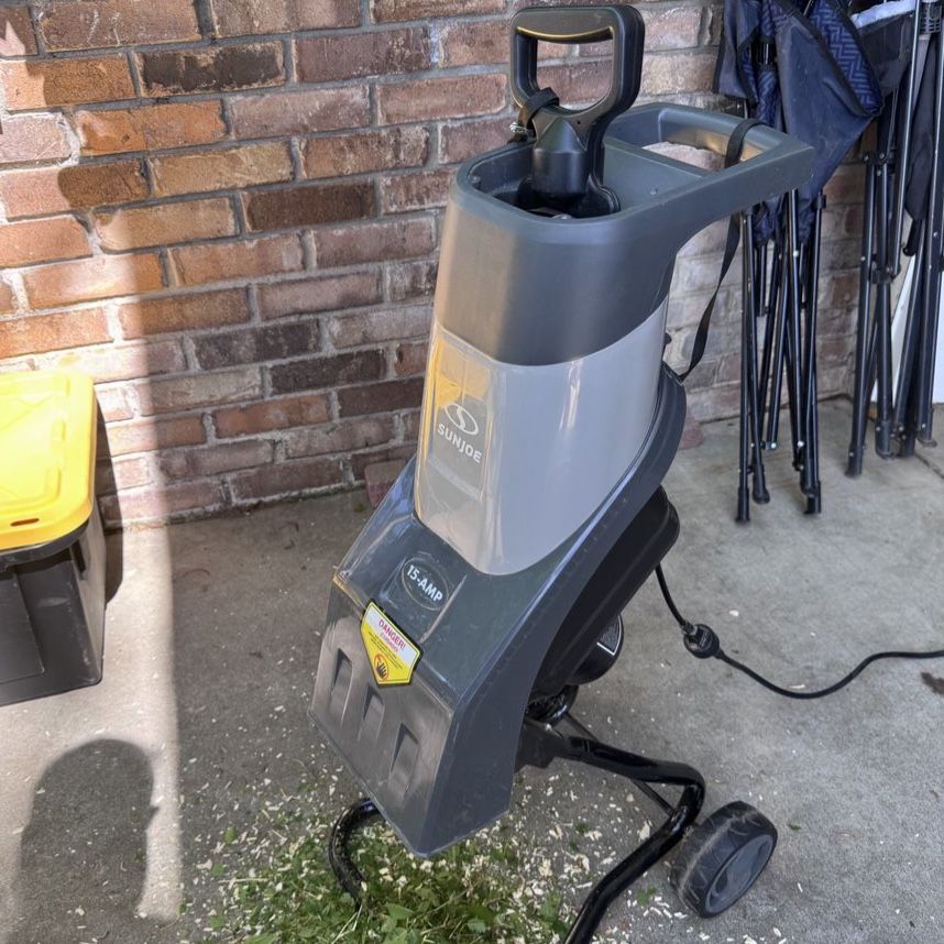 Lightly Used Sun Joe 15 Amp Electric Wood Chipper Shredder