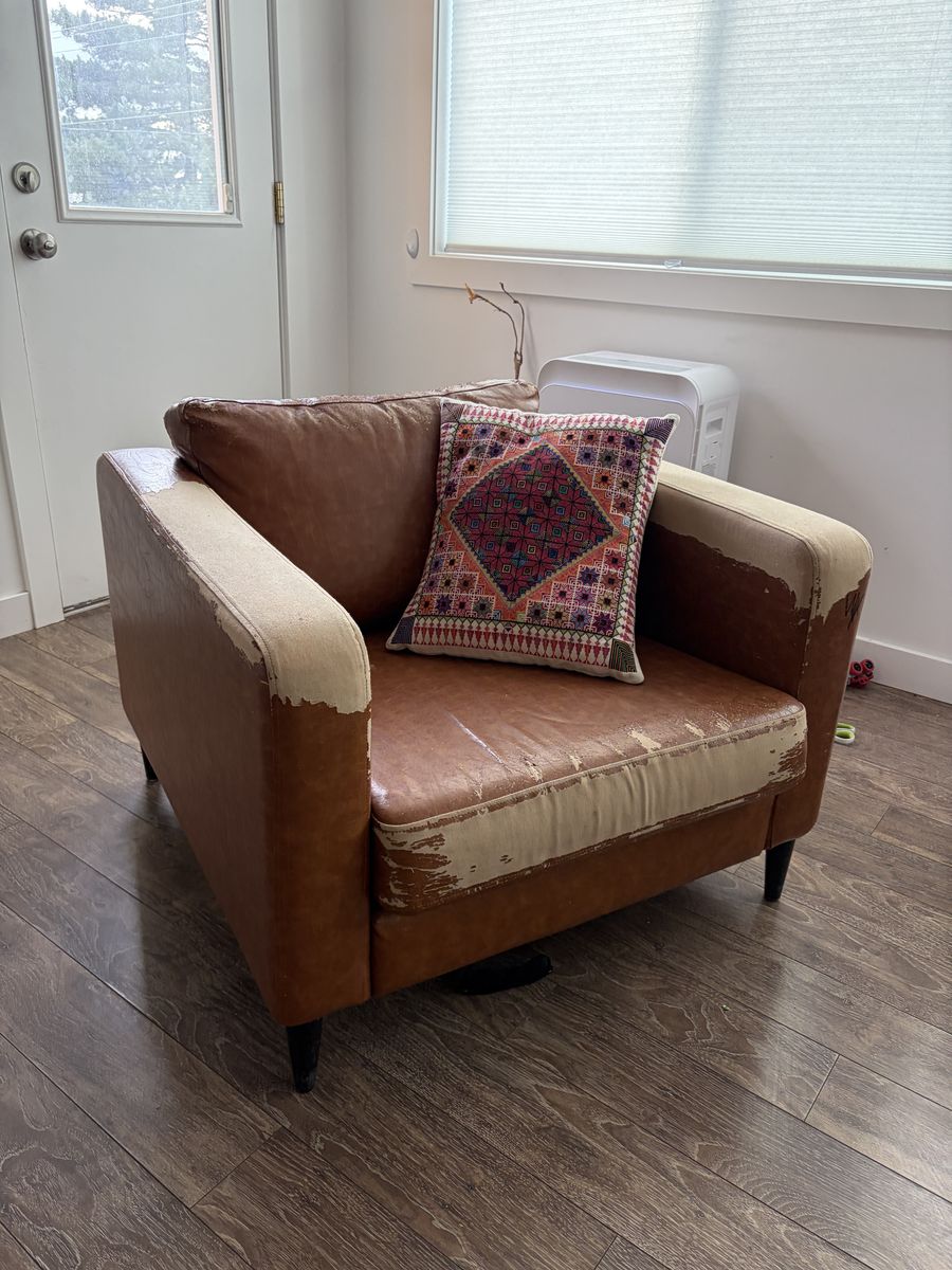 Free chair *peeling